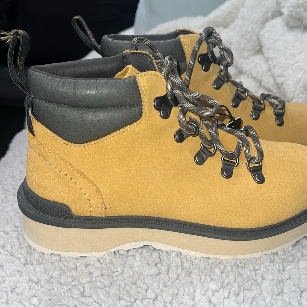 Women’s SOREL® Hi-Line™ Hiker footwear, Leather upper. ankle boots , sz 7.5